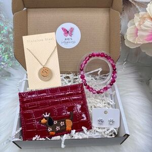 The Perfect Dog Mom Red Theme Gift Box Set